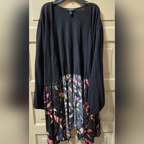 Torrid Open Front Floral Black Cardigan Plus Size GUC Size: 6X - Picture 1 of 6